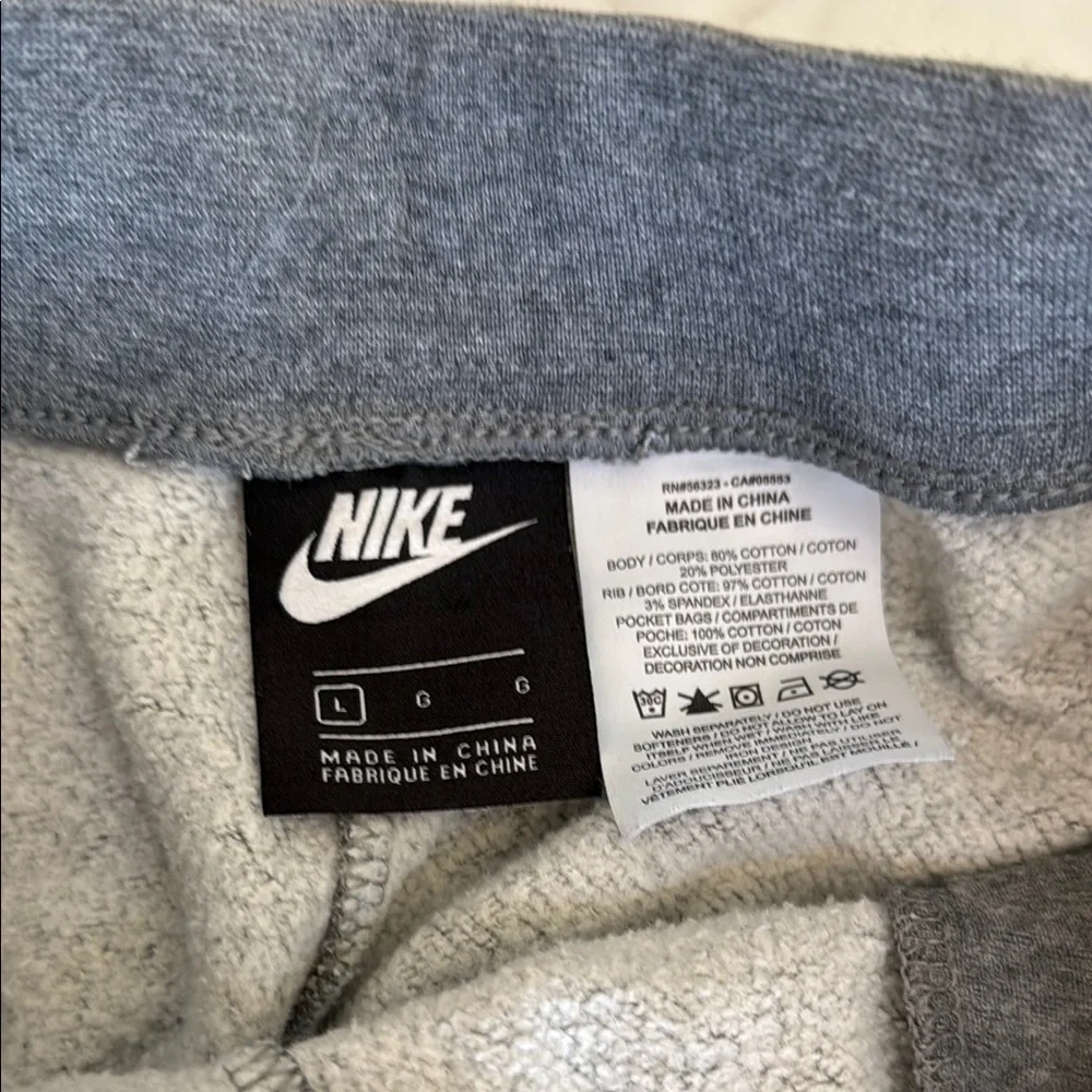 Nike Kids Gray Fleece Jogger Sweatpants Youth Large L Drawstring Swoosh Logo